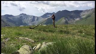 In den Alpen Alphornmusik von Martin Christen [upl. by Lorien150]