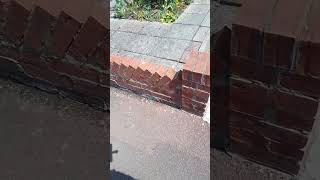 How NOT to lay bricks Bad brickwork [upl. by Harragan237]