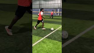 Quick footworks futbol footballskills [upl. by Sible]