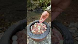 Güveçte Kuzu Gerdan Pişirme 🥩  Cooking lamb neck in clay pot [upl. by Yelloh]