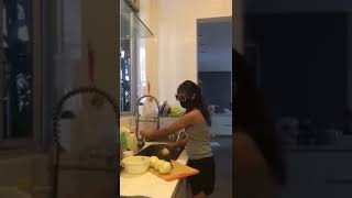 Tips to cut onions that won’t make our eyes in tears😭😃😂 😎👍 [upl. by Rillis589]