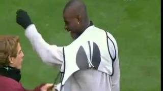 Balotelli incapable de shabiller [upl. by Feld562]