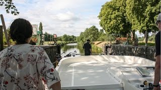 Per Hausboot unterwegs auf der Mayenne in Frankreich [upl. by Attenweiler652]