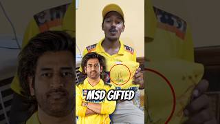 MS Dhoni ने Apne Crazy Fan Gaurav Kumar को Autograph वाली CSK Jersey GIFT दी हैं shorts [upl. by Hcir164]