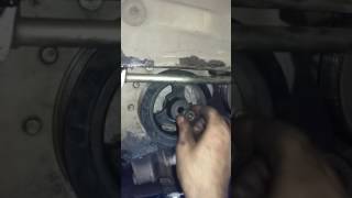 Como sacar polia do virabrequim do motor etorq [upl. by Ardnohs823]