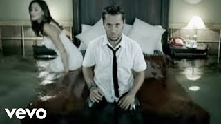 Diego Torres  Andando Official Video [upl. by Ailedua671]