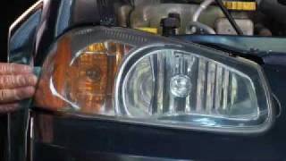 SYLVANIA Headlight Restoration Kit in Spanish [upl. by Libb]