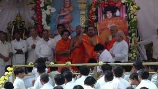 Sathya Sai Baba funeral Samadhi last moment highlights HD [upl. by Breech]