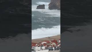 Vamos assistir as ondas Gigantes  Nazaré em ondas de mais de 100 pés gigantesdenazaré [upl. by Farlie]