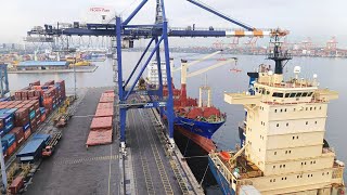 Ocean Peace Unloading Cargo from the Ship [upl. by Ahsrop]