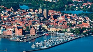 Stralsund Hansestadt fasziniernd aus der Luft fotografiert [upl. by Assirod]