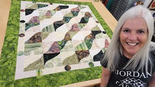 SUPER EASY CURVED PATCHWORK quotWAVE RUNNERquot QUILT TUTORIAL [upl. by Adnolay714]