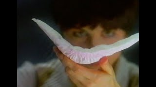 Kotex simplicity curved sanitary towel advert  make it curved women are  1995 [upl. by Stroud]