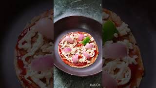 কিপ্টা বান্ধবী পাপড় দিয়ে Pizza বানিয়ে আমাদের treat দিয়েছিল 😂😂pizzarecipepapadpizza [upl. by Noby]