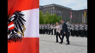 Militärische Ehren  Österreichs Verteidigungsminister Mario Kunasek [upl. by Bronwen]