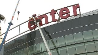 Crews spotted at Staples Center taking down signage ahead of Cryptocom Arena rebranding l ABC7 [upl. by Ssirk]