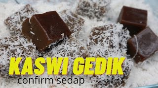 KUIH KASWI GULA MERAH GEDIK DAN BAHAN PELIK UNTUK CANTIKKAN WARNA KUIH [upl. by Eiramnwad503]