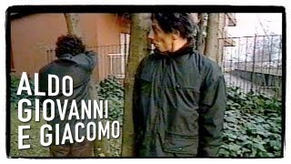 Il nascondino  Gli Svizzeri di Aldo Giovanni e Giacomo [upl. by Anerac]