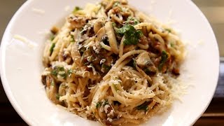 Spaghetti Aglio E Olio Recipe  Garlic Spaghetti  Italian Pasta Recipe  Ruchis Kitchen [upl. by Carlisle]