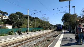 LArrivée dun train en gare de La Ciotat avec le mistral（avril2022）ミストラルの吹くラ・シオタ駅への列車の到着（2022年4月） [upl. by Alair]