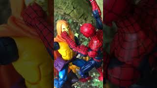 Marvels SpiderMan vs Hobgoblin marvellegends marvel marvelcomics toyphotography toys [upl. by Nylhtac]