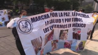 Padres de niños con cáncer denuncian escasez de fármacos en México [upl. by Lydia]