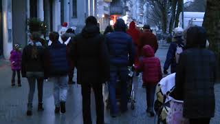 12122021 Weihnachtsumzug am Kollwitzplatz ohne Grundrechtseinschränkung Corona Friede Freiheit [upl. by Dubenko154]