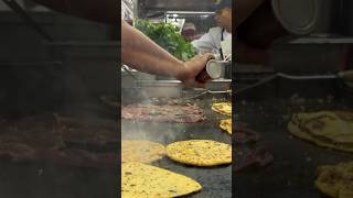 Y la lluvia…😀 HUARACHES MEXICANOS GORDITAS QUESADILLAS TACOS EN CDMX🇲🇽mexico huaraches [upl. by Idorb]