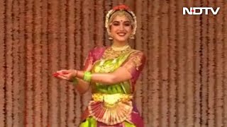 Video Radhika Merchants Debut Dance Performance Hosted By Ambanis [upl. by Assyl]