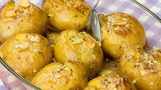 Una ricetta portoghese patate al forno semplici e deliziose  SaporitoTV [upl. by Wallas76]