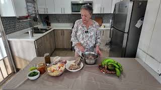 Abuela nos enseña a hacer sancocho 🍲🇵🇷  Viandas con codorniz y bollitos de guineo [upl. by Alohcin106]