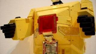 Deluxe Pyramidas The Carrier Zord  CollectionDX [upl. by Lundell687]