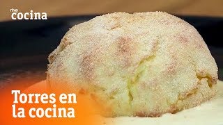 Cómo hacer Bombas con salsa de huevo frito  Torres en la Cocina  RTVE Cocina [upl. by Eidassac]