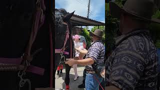 Yahaira montando a caballo wachandotv Cachiporristas Bastoneras baile viral ElSalvador [upl. by Carlos168]