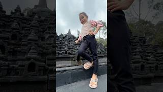 Bocil naik kursi raksasa amp bermain di miniatur candi bocil bermain candi temple funny shorts [upl. by Epolenep162]