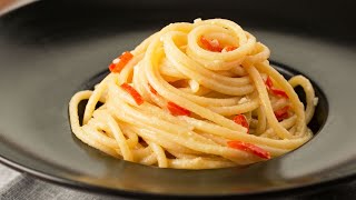 SPAGHETTI AGLIO OLIO E PEPERONCINO  Gustosi e pronti in 10 minuti [upl. by Weingarten]