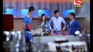 Badi Door Se Aaye Hain  Episode 10  20th June 2014 [upl. by Hegarty]