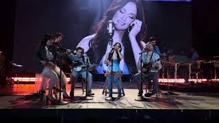 Kacey Musgraves amp Nickel Creek  Kill Bill Cover LIVE at the Deeper Well World Tour [upl. by Cheney]