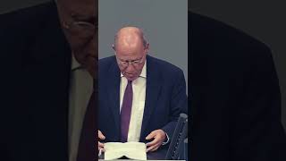 quot1 Mrd € weniger für die Sicherung von Friedenquot Gregor Gysi im Bundestag dielinke [upl. by Dickman135]