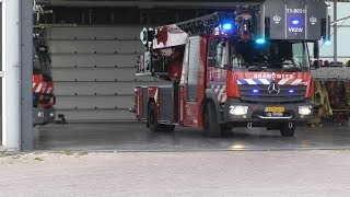 Primeur  AL 118051 Brandweer Wormerveer Met Spoed Naar een Afhijsing in Zaandam [upl. by Nyleda661]