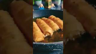 समोसा रोल रेसिपी ।।😋 samosa rool food trending new recipe shortsfeed viralvideo [upl. by Eriuqs]