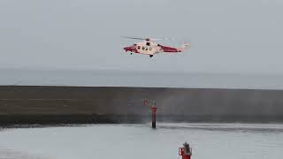 Kustwacht Heli oefening op Noorderpier in Harlingen [upl. by Prosser818]