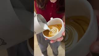 Esta chica sorprendió al público por su forma de hacer café 😮 [upl. by Dagny435]