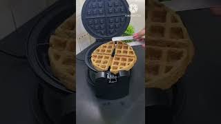 बाजार के महंगे Waffles को कहे Bye Bye बनाए घर में Healthy High Protein whole मूंगदाल Or चावल Waffles [upl. by Rhoades]