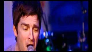 Noel Gallagher  Everybody´s On The Run Subtitulada al español [upl. by Nimajnab]