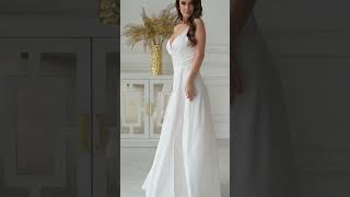 Biała sukienka ślubna z połyskującej satyny ślubny weddingdress weddingday weddinginspiration [upl. by Cooper672]