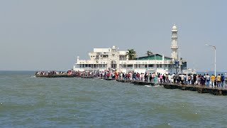 Haji Ali dargah Mumbai  बहुत तेजी से हाजी अली दरगाह में समुंद्र में पानी बढ़ गया Mridxvlogs [upl. by Maridel]