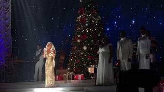 HD  Mariah Carey Christmas live Paris 2017  Hark The Herald Angels Sing [upl. by Spain]