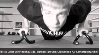 Boxen lernen Tutorial  Perfekte Liegestütze mit Liegestützgriffen PushUpBars von Adidas [upl. by Gibbs316]