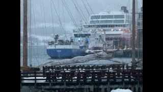 durchs Nordmeer mit dem HurtigrutenPostschiff entlang der norwegischen Küste [upl. by Lamont]